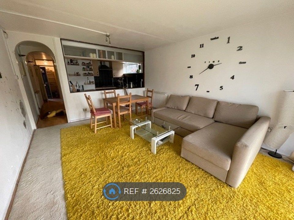 Property photo 2 of 8 Living Room