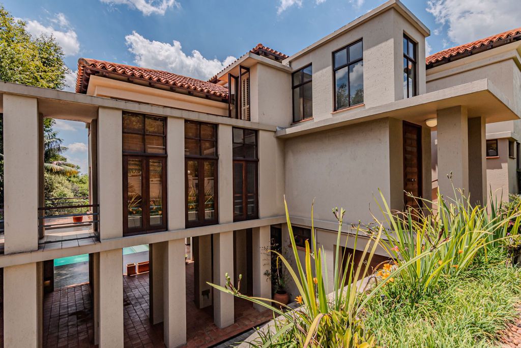 Property photo 1 of 47 Pt1728903