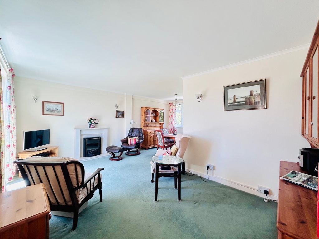 Property photo 2 of 10 Living Room