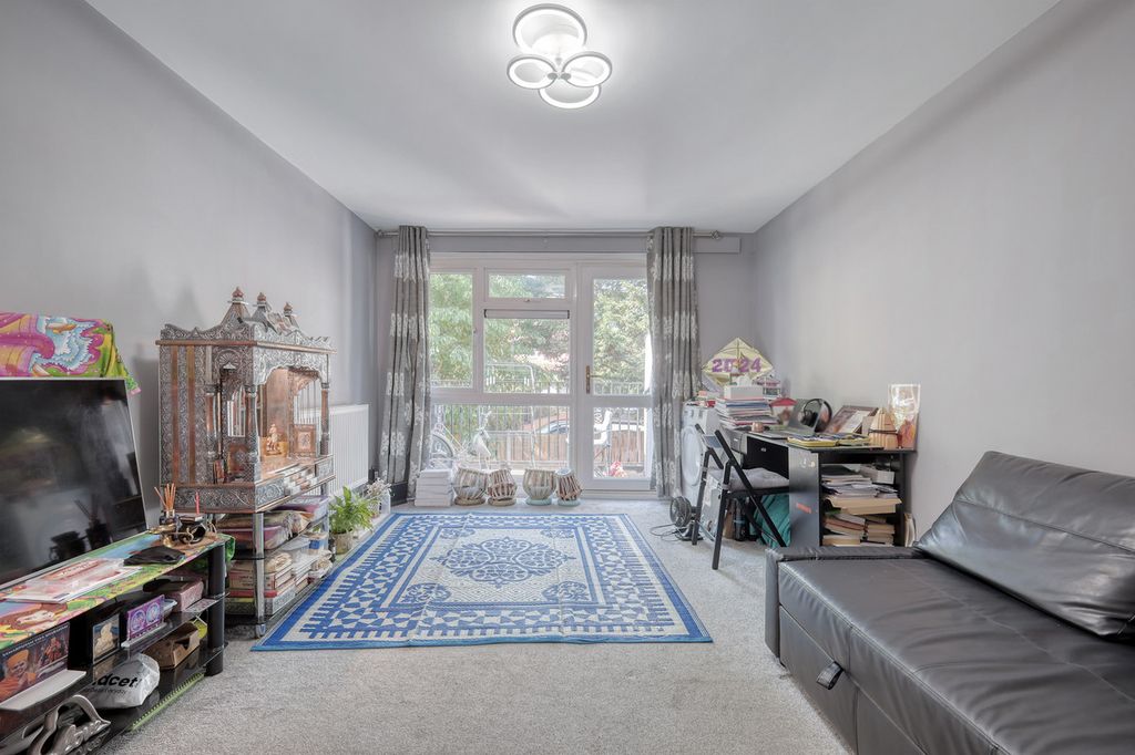 Property photo 3 of 16