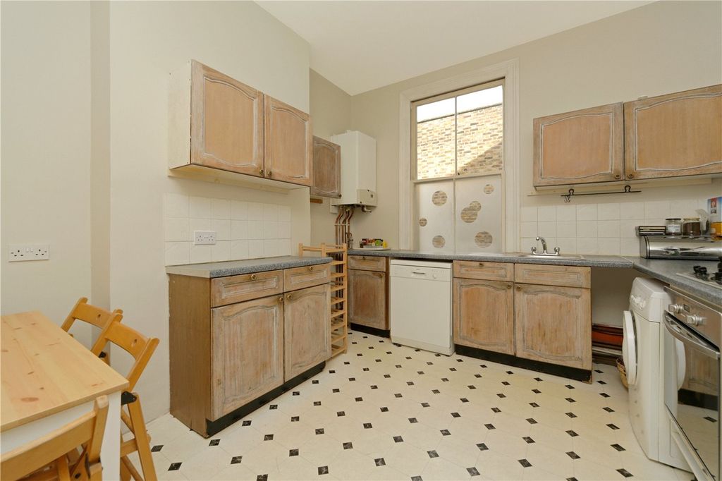 Property photo 2 of 8 Picture No. 06