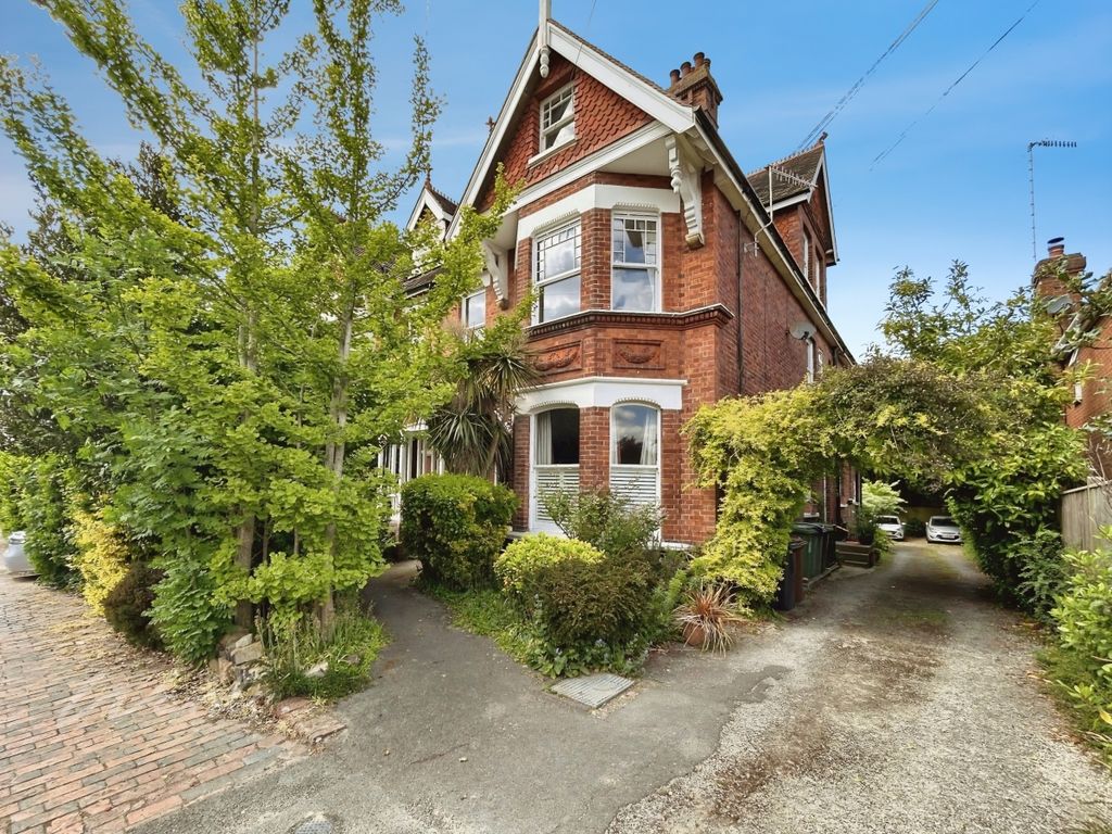 Property photo 1 of 9 Front