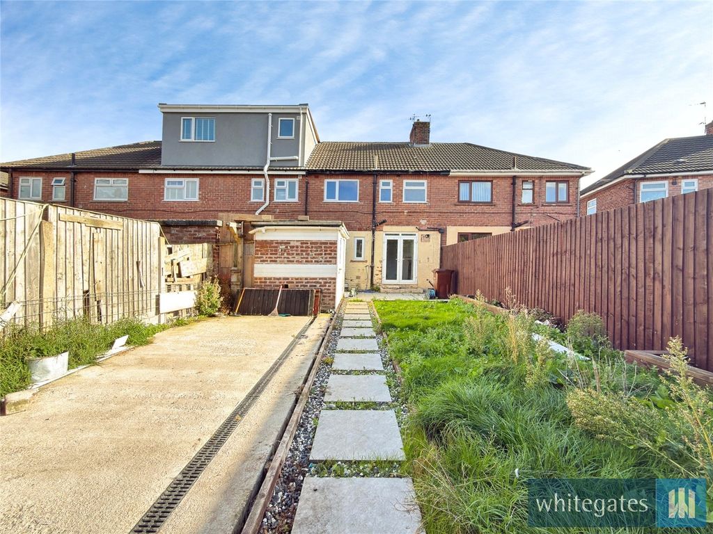 Property photo 2 of 18 Picture No. 15