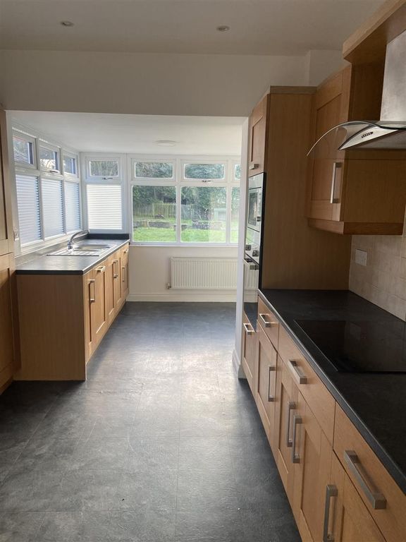 Property photo 3 of 10 Media-1673616143384-9389772520.Jpeg