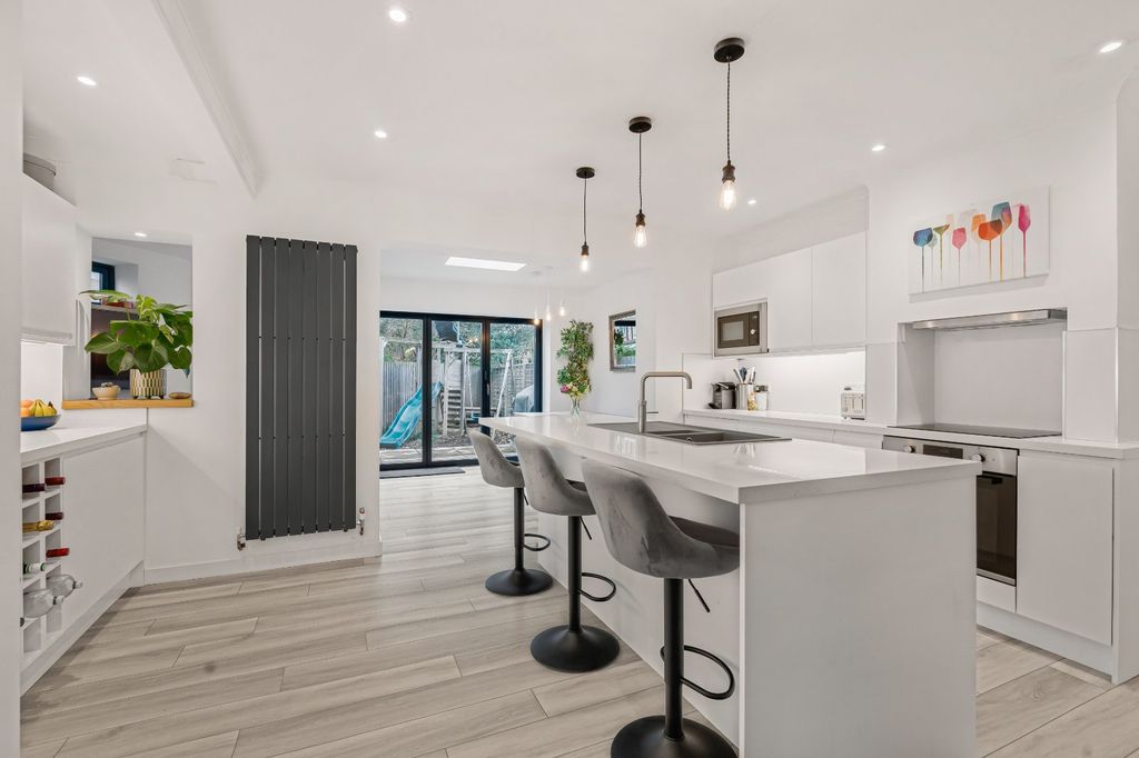 Property photo 2 of 21 Open Plan Kitchen