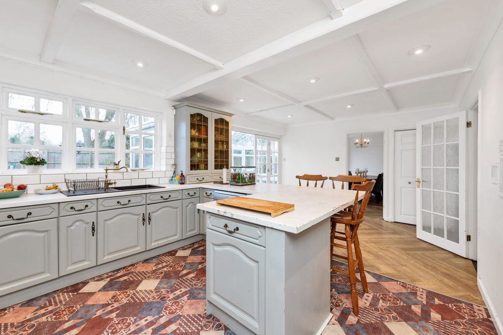 Property photo 3 of 25