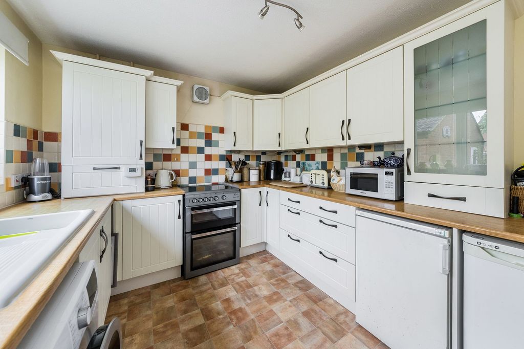Property photo 2 of 16