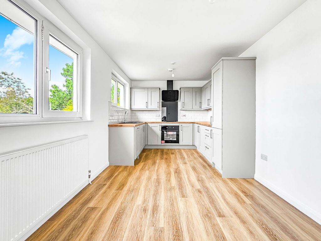 Property photo 3 of 30