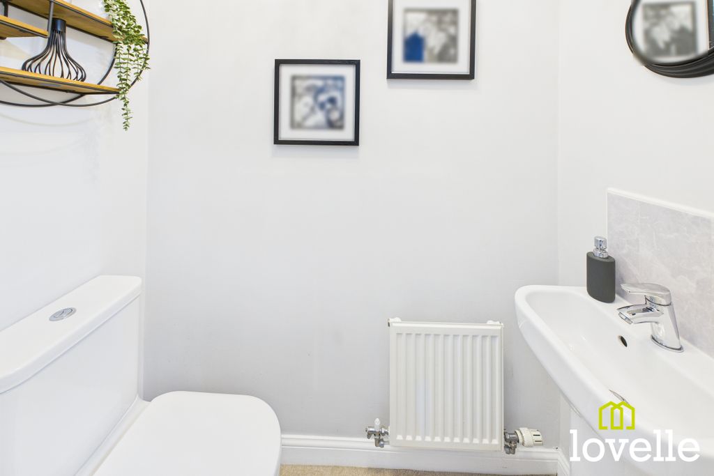 Property photo 3 of 28