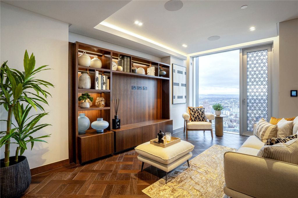 Property photo 2 of 39 Viadux