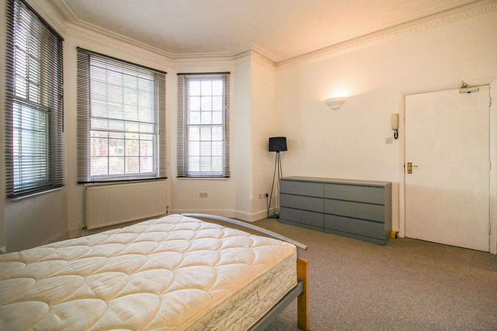 Property photo 3 of 8