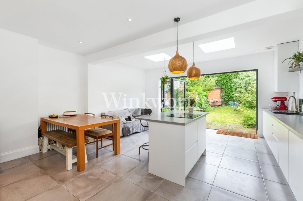 Property photo 1 of 14 Picture No. 21