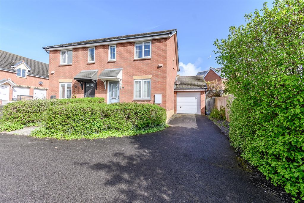 Property photo 1 of 25 Front