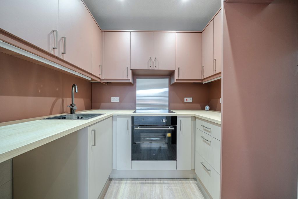 Property photo 2 of 8 Bedroom