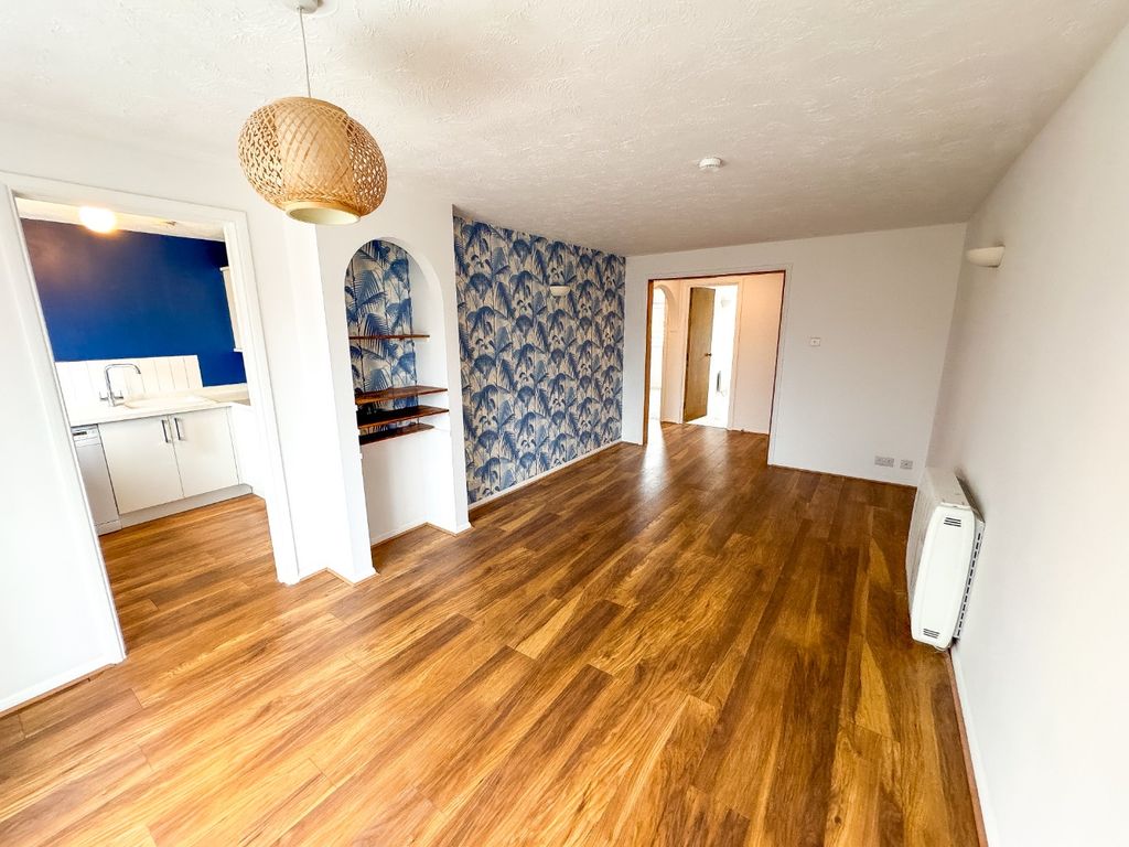 Property photo 2 of 19 4596005