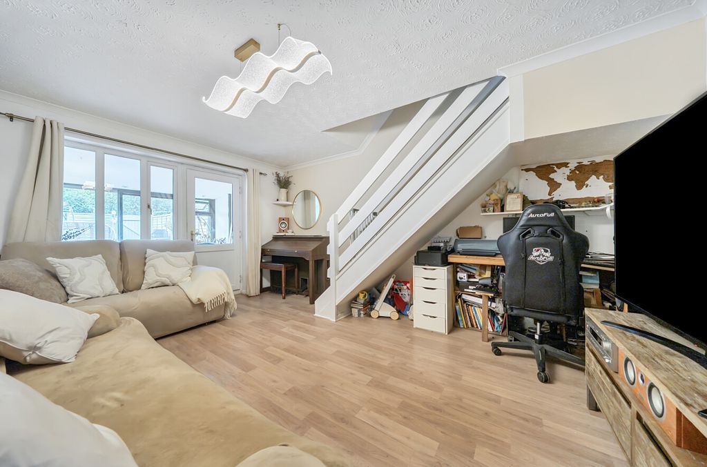Property photo 3 of 11 15128142
