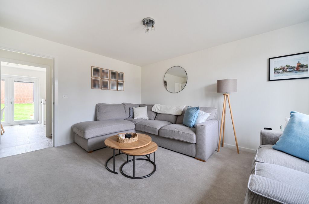 Property photo 2 of 23 1452079-24-69F0A7...