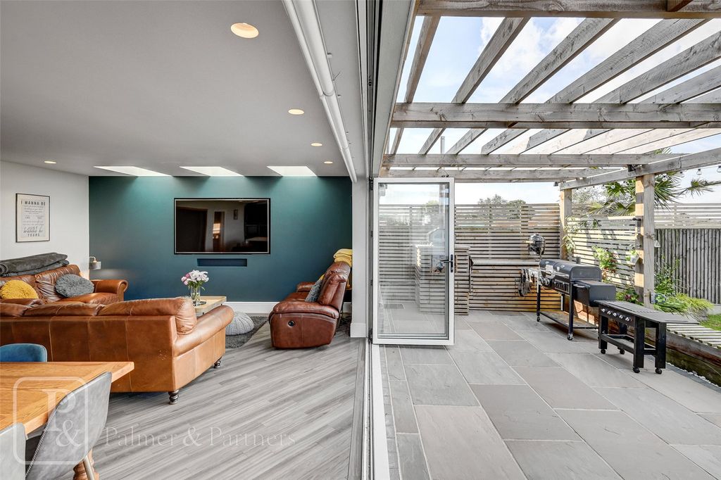 Property photo 3 of 50 Picture No. 63