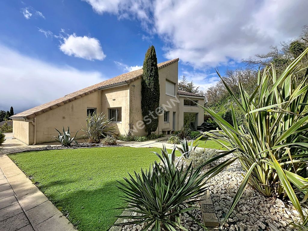 Property photo 1 of 19 Architect’S Villa 169 m², 4 Bedrooms + Office, 1549 m² Garden, Basement