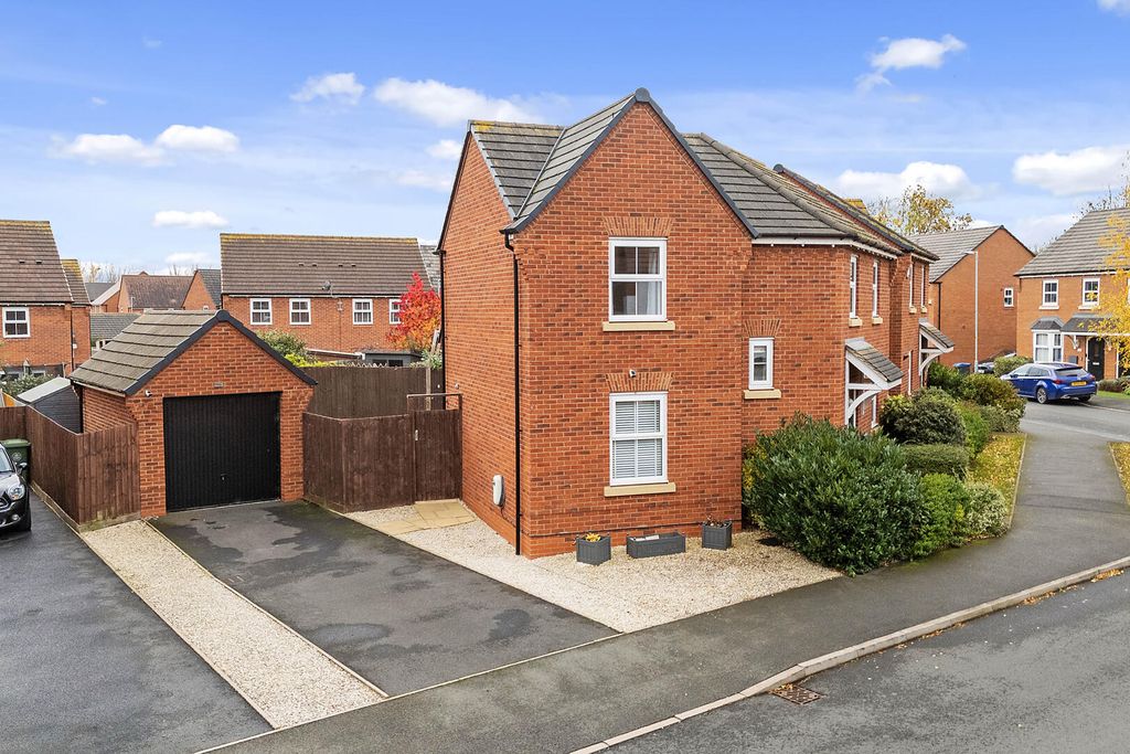 Property photo 3 of 30 Front (Exterior)