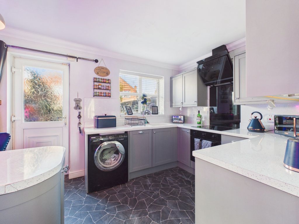 Property photo 2 of 18 5296034