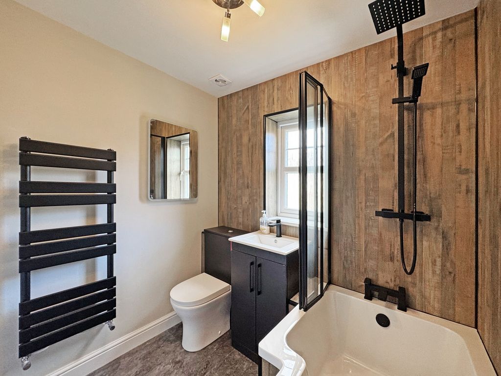 Property photo 3 of 27