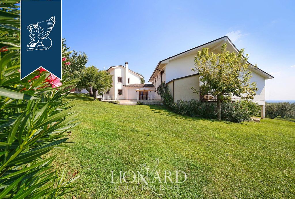 Property photo 1 of 49 Ref. 5712