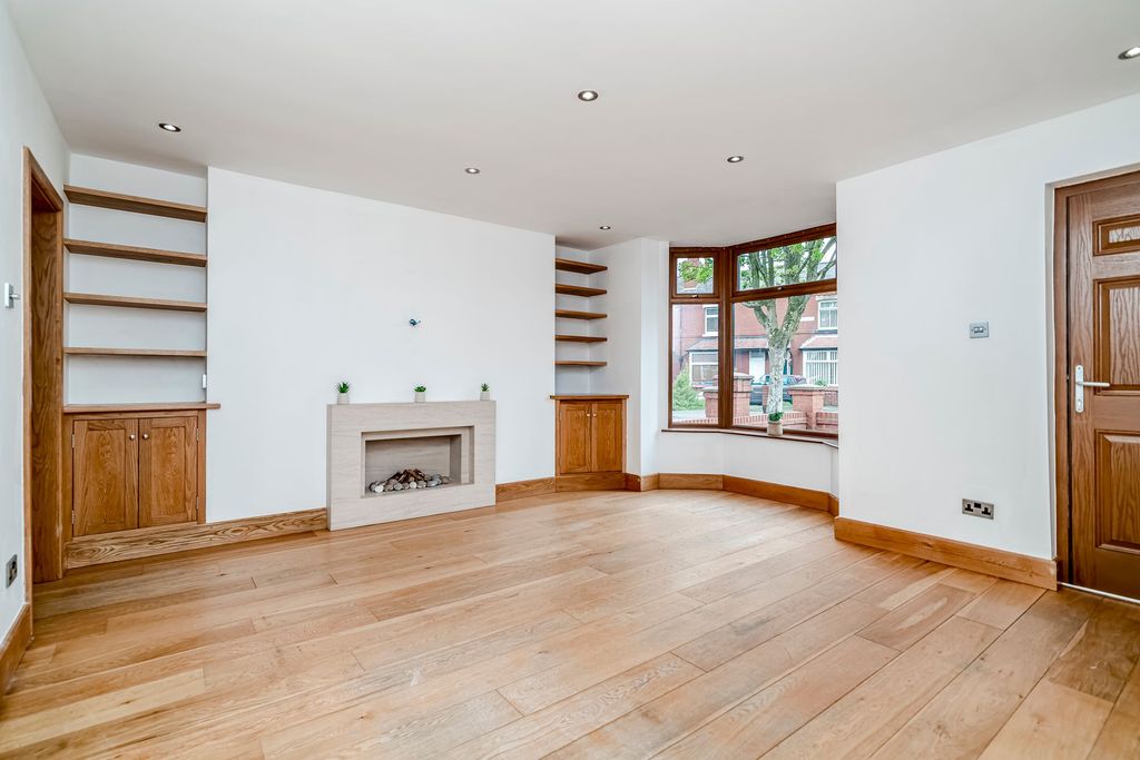 Property photo 2 of 35