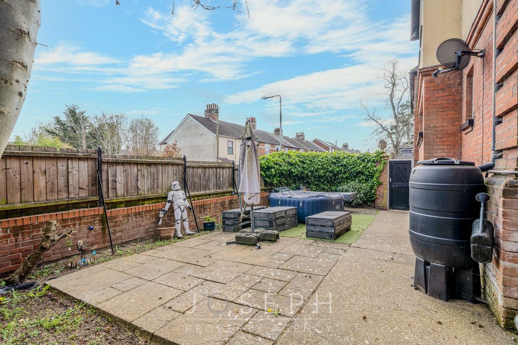 Additional image 16 of 3 bed flat for saleFoxhall Road, Ipswich IP3