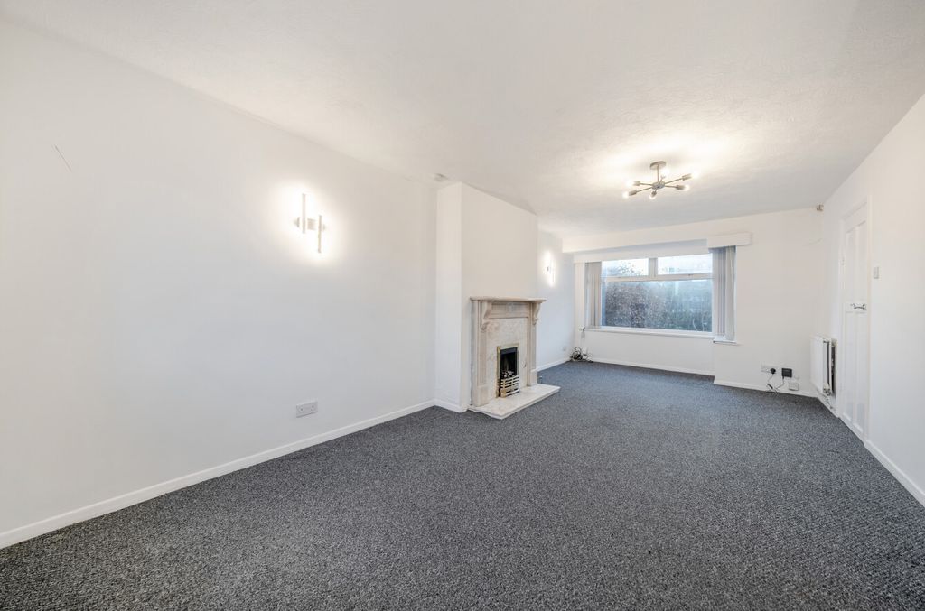 Property photo 2 of 14 1386740-8-692F072...