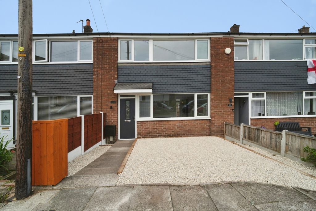Property photo 1 of 15 External