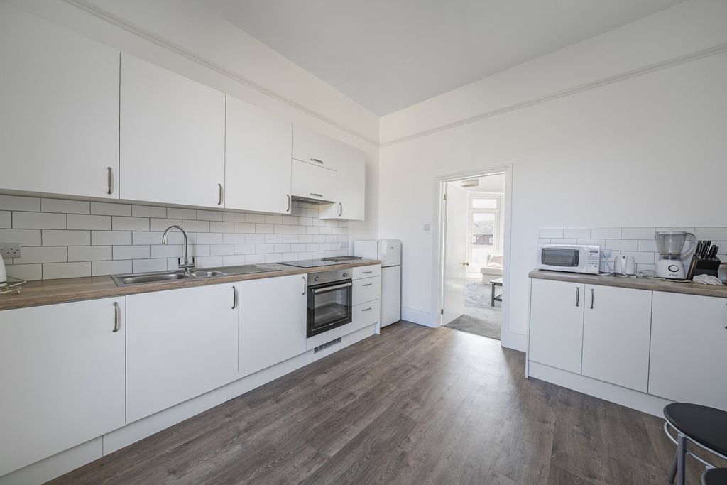 Property photo 3 of 13 Kitchen