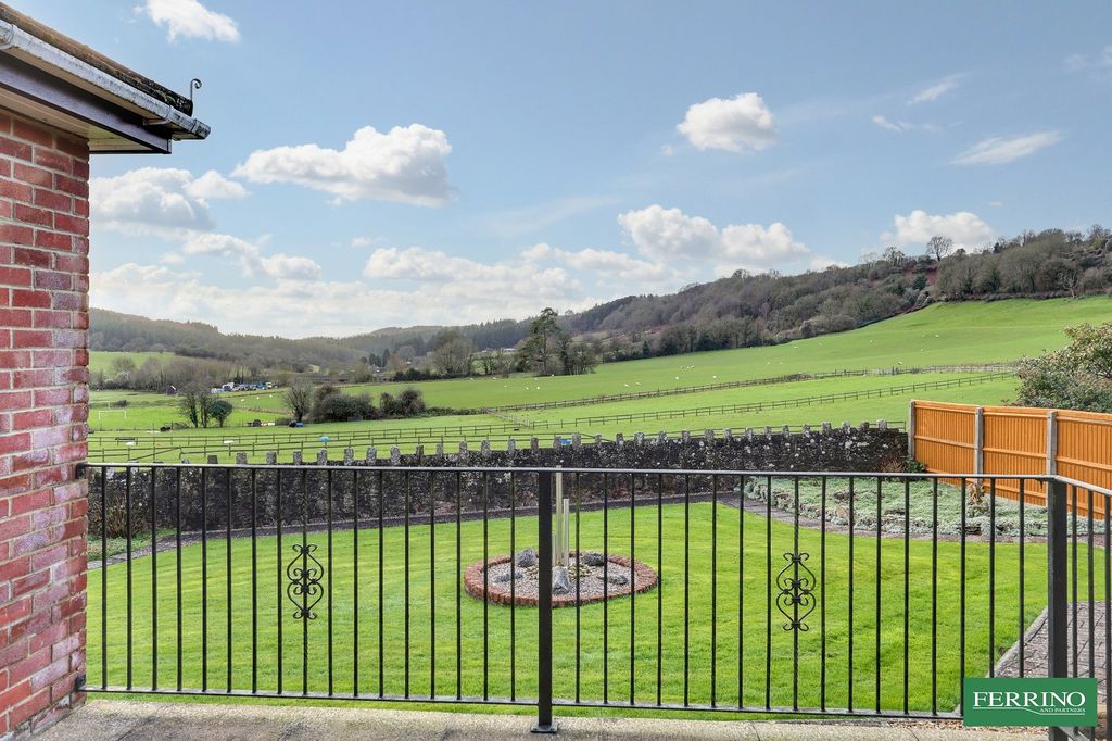 Property photo 2 of 30 Outlook