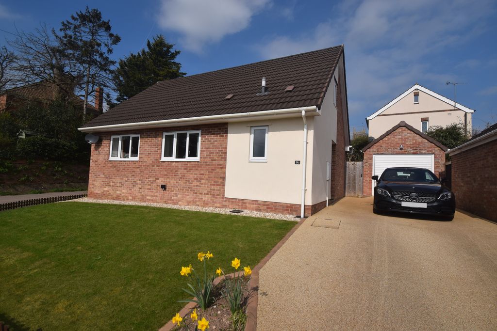 Property photo 1 of 12 External