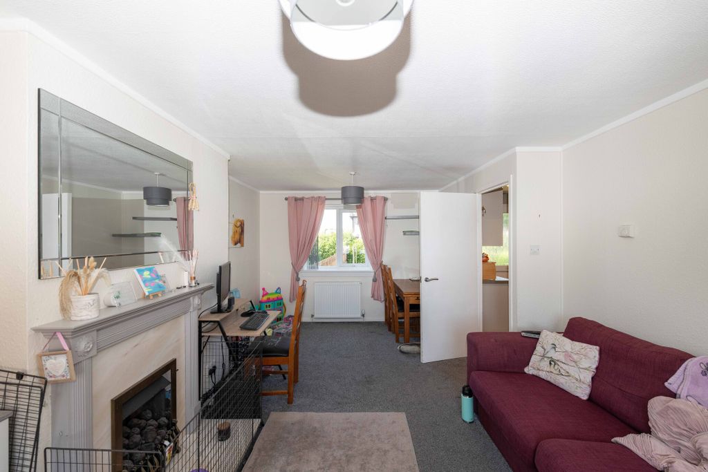 Property photo 3 of 21
