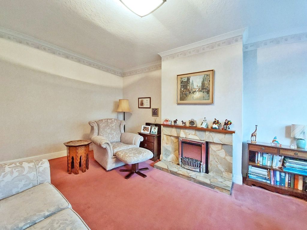 Property photo 3 of 14 4670152