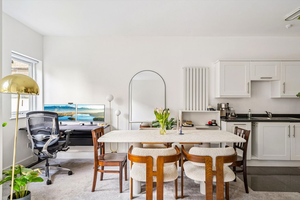 Property photo 3 of 13 Image