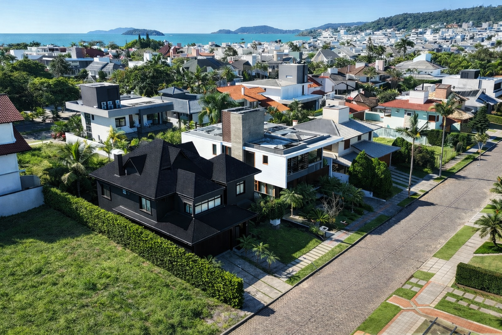 Property photo 2 of 33