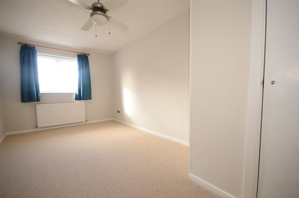 Property photo 3 of 6 Bedroom