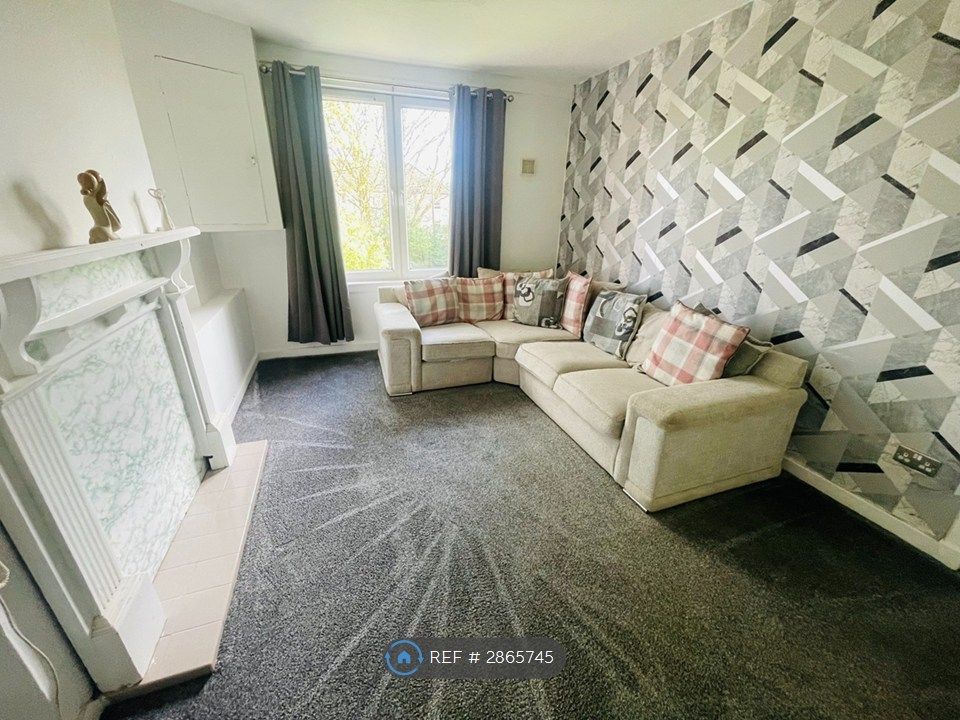 Property photo 2 of 25