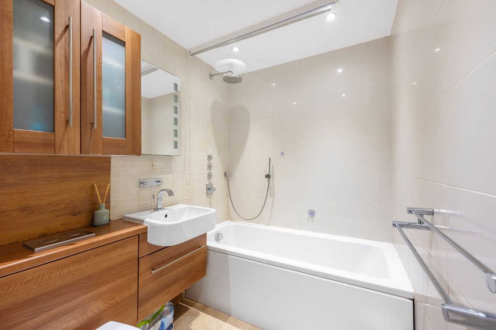 Property photo 3 of 14 217 St Ann's Hill-6