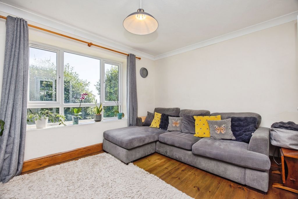 Property photo 3 of 21 Pbox-Img.Jpg