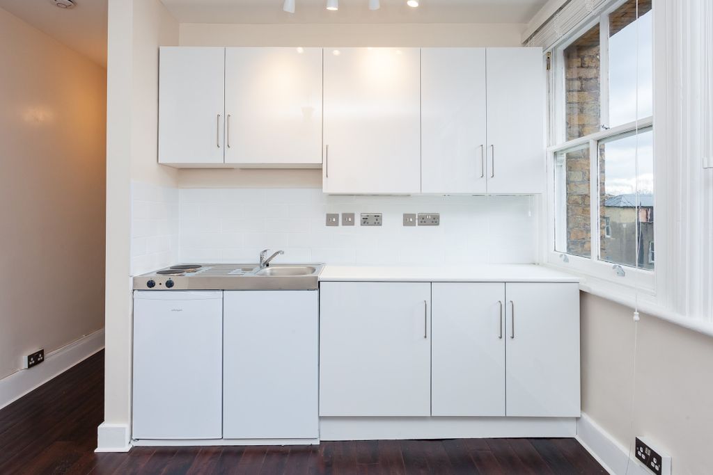 Property photo 2 of 7 1303201812_Ptbll_Fla