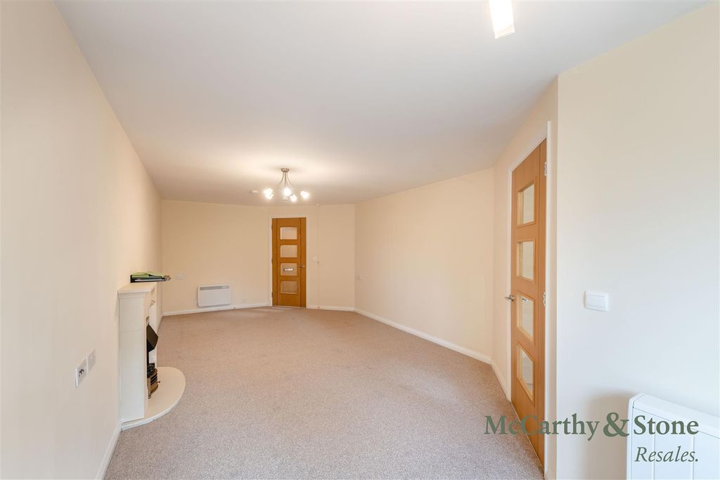 Property photo 3 of 44 8706791-Interior04.Jpg
