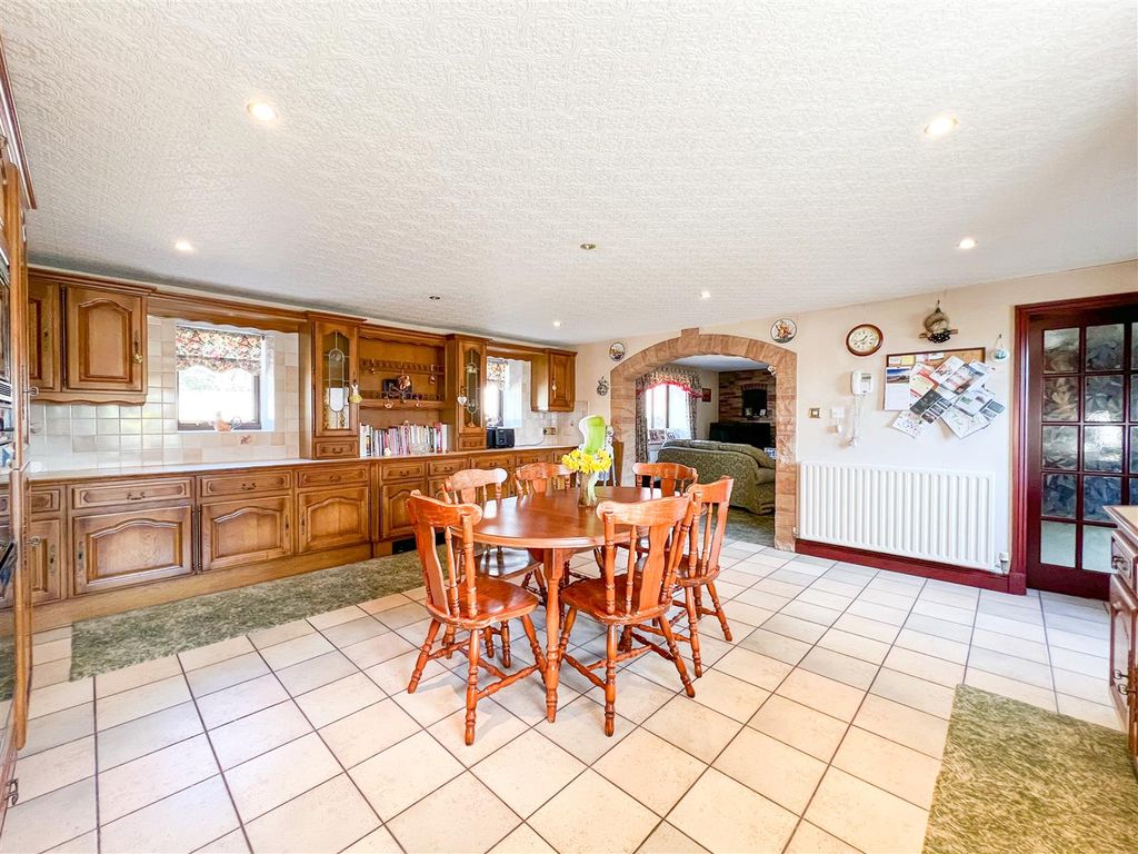 Property photo 3 of 37 Kitchen Diner