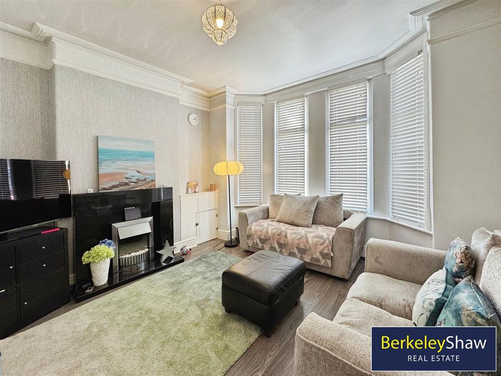 Property photo 2 of 15 Glendower Road, Waterloo
