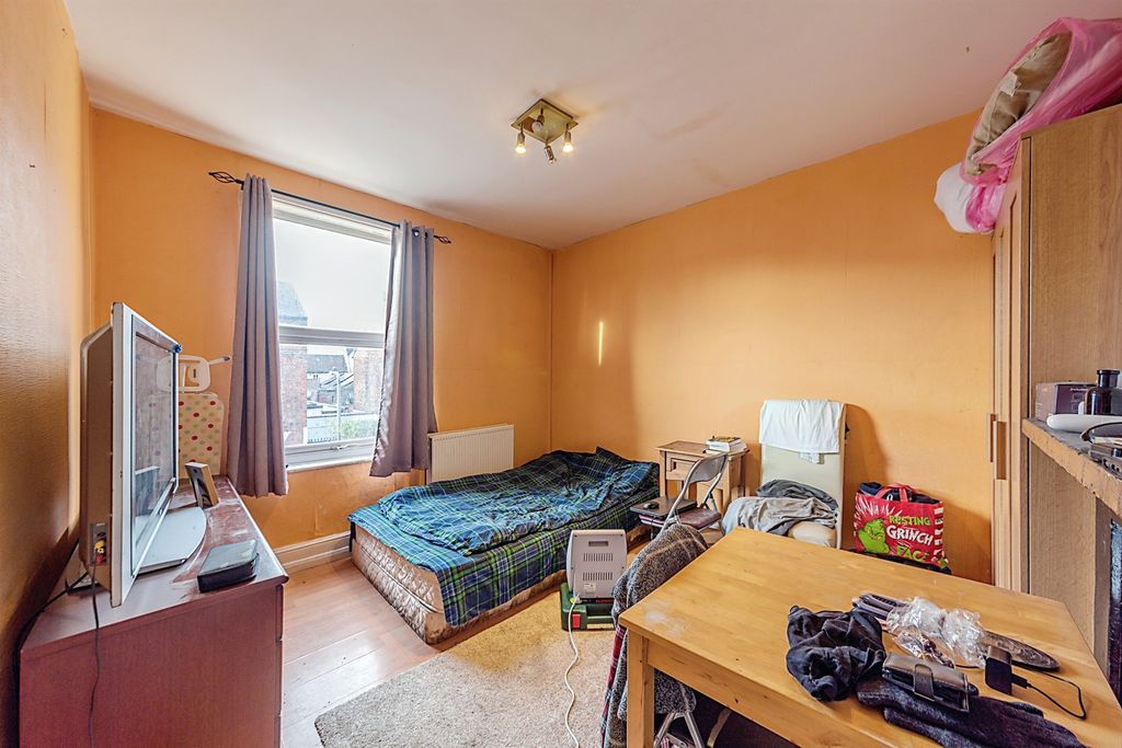 Property photo 3 of 14