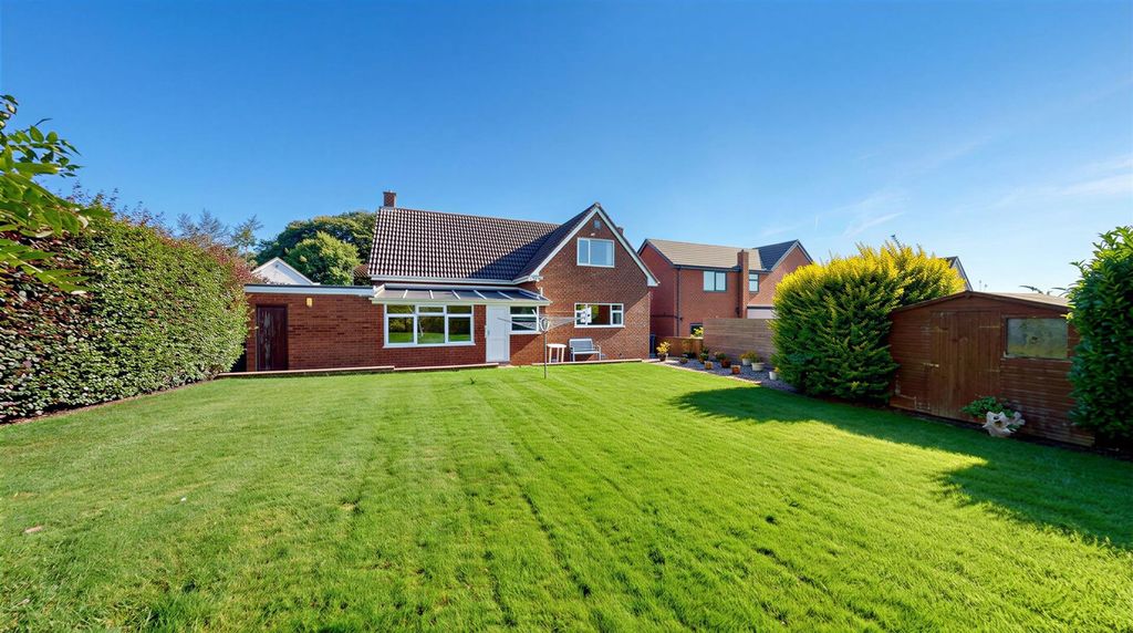 Property photo 3 of 36 Villiers Crescent Rear Garden