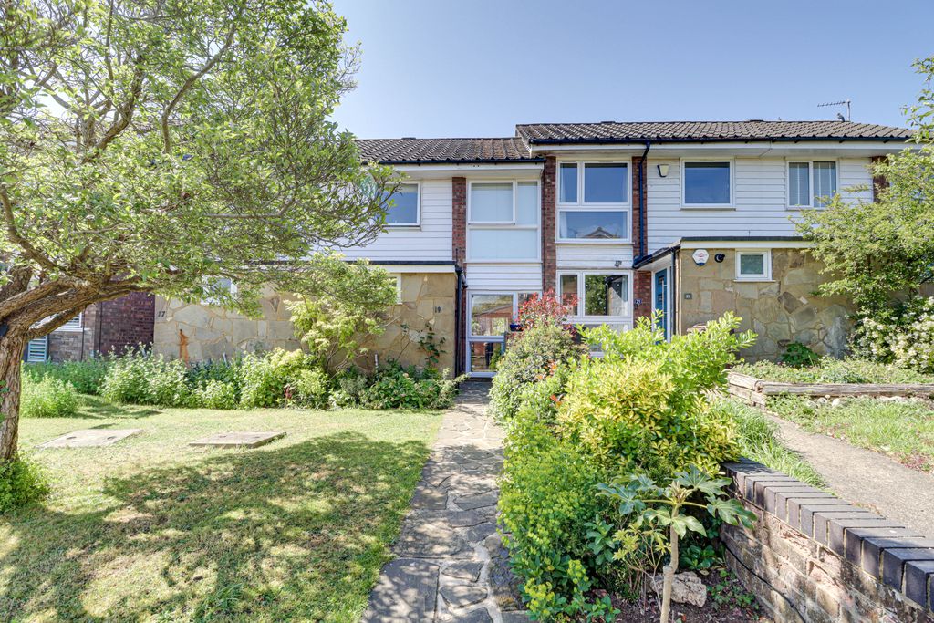 Property photo 1 of 18 Front