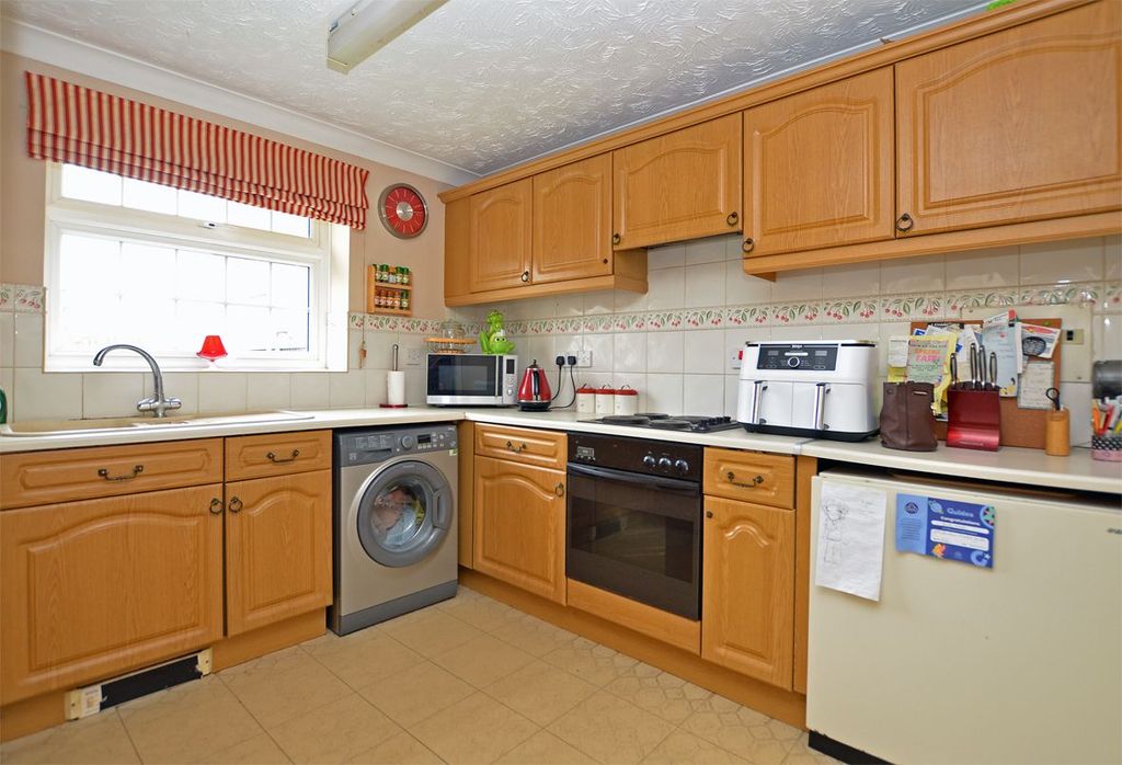 Property photo 2 of 11 2 - Kitchen